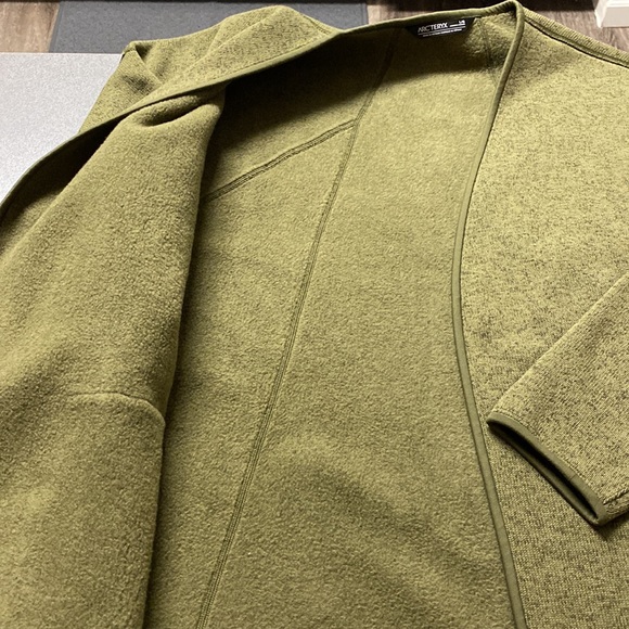 Arc’teryx Women’s Army Green fleece sweater - Picture 9 of 12